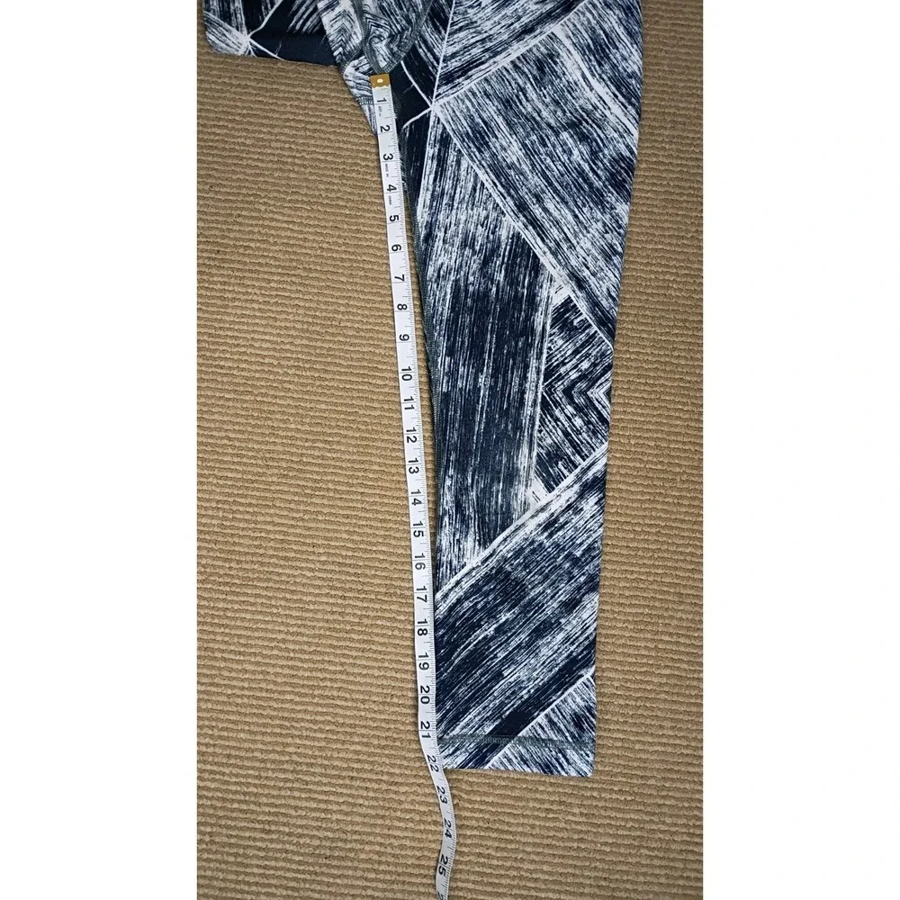 Lululemon Athletica Leggings Heat Wave Women's Black/White size 4 Vintage Canada
